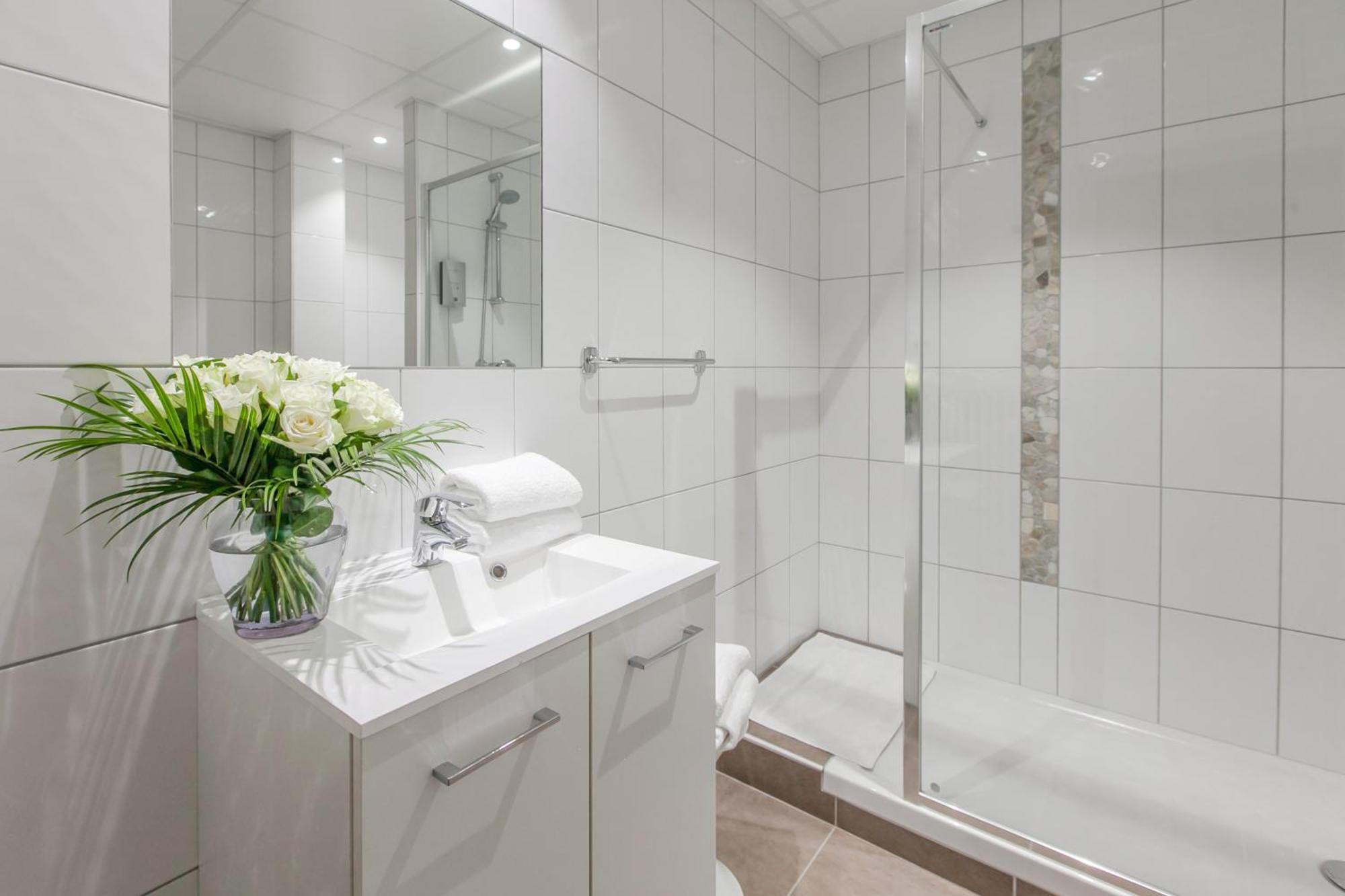 Brit Hotel Bristol Montbeliard Centre Экстерьер фото