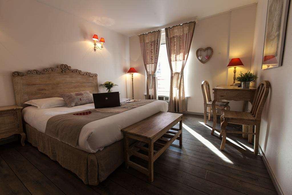Brit Hotel Bristol Montbeliard Centre Номер фото