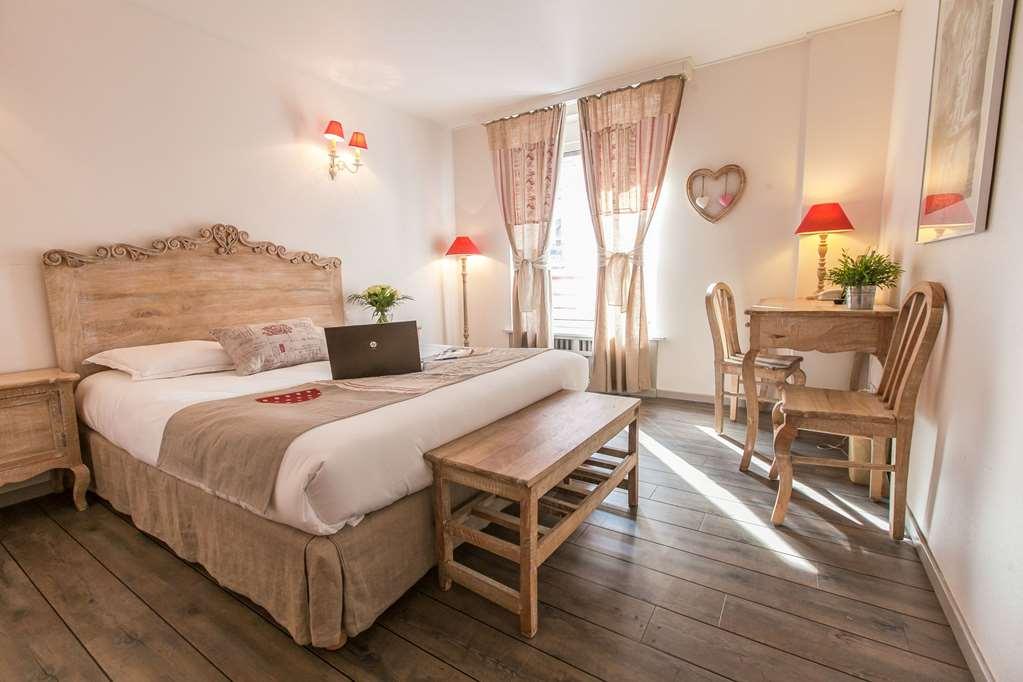 Brit Hotel Bristol Montbeliard Centre Номер фото