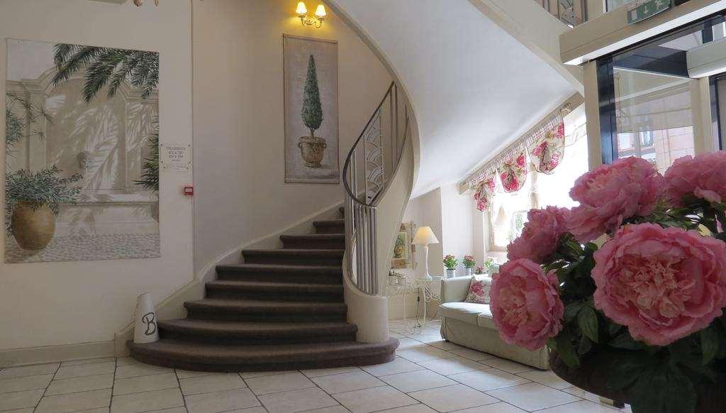 Brit Hotel Bristol Montbeliard Centre Удобства фото