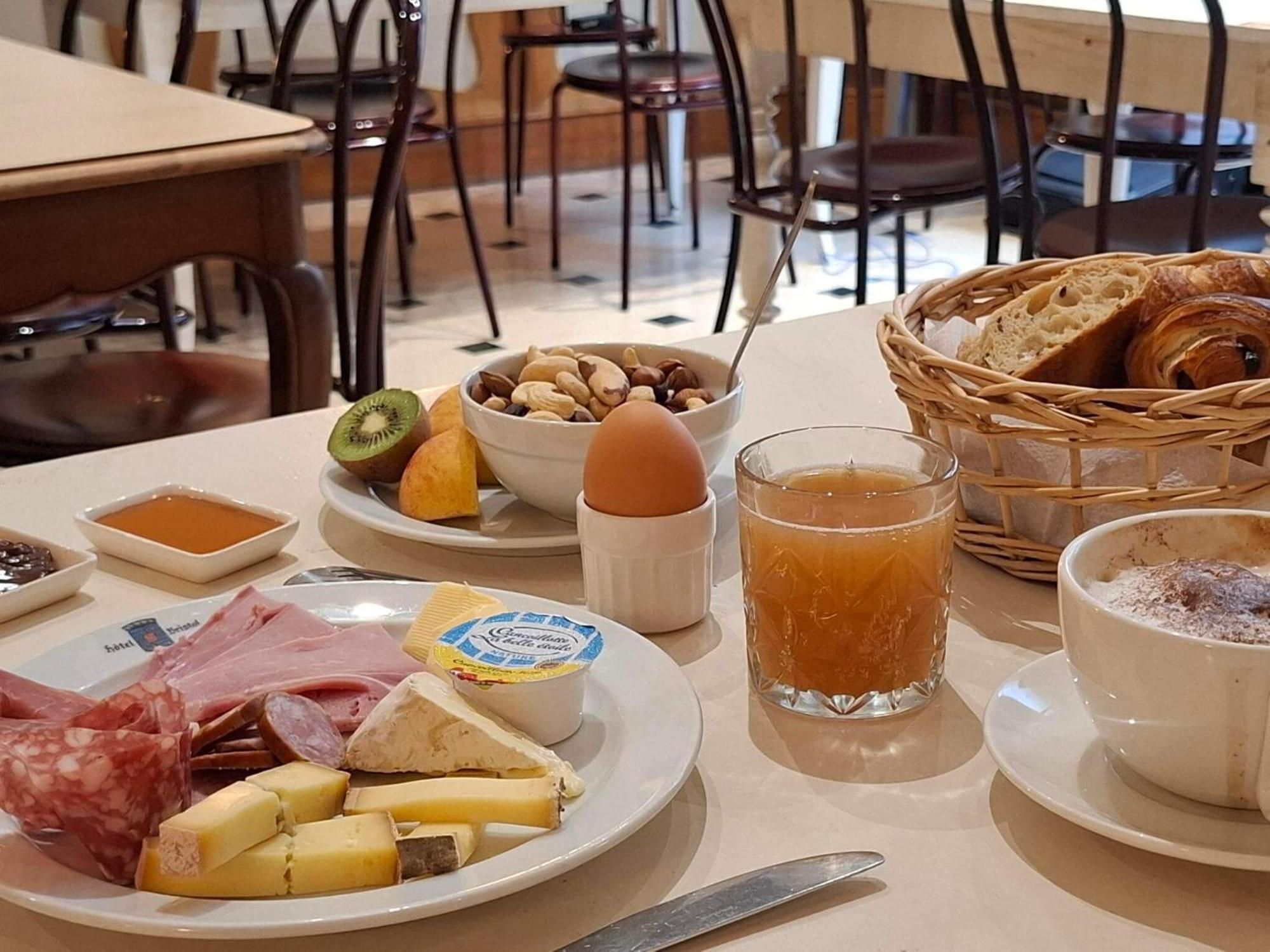 Brit Hotel Bristol Montbeliard Centre Экстерьер фото