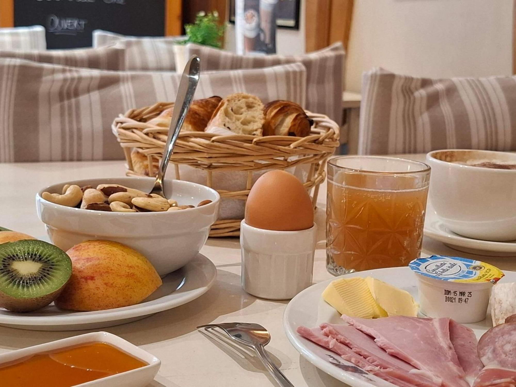 Brit Hotel Bristol Montbeliard Centre Экстерьер фото