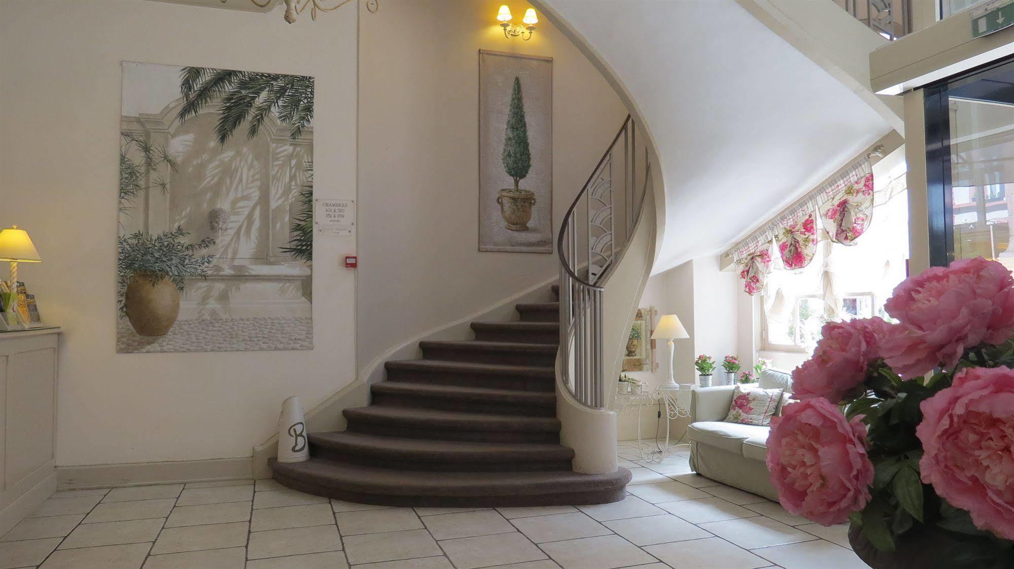 Brit Hotel Bristol Montbeliard Centre Экстерьер фото